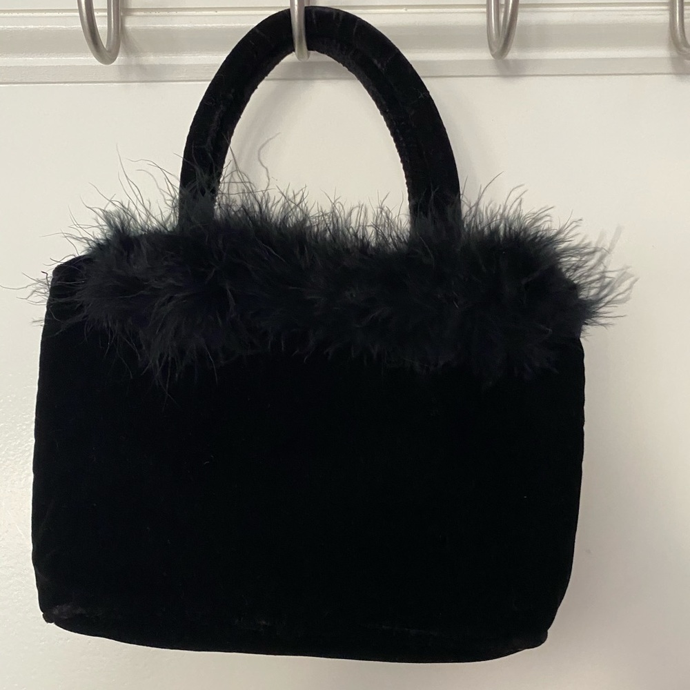 Mini black bag with faux fur